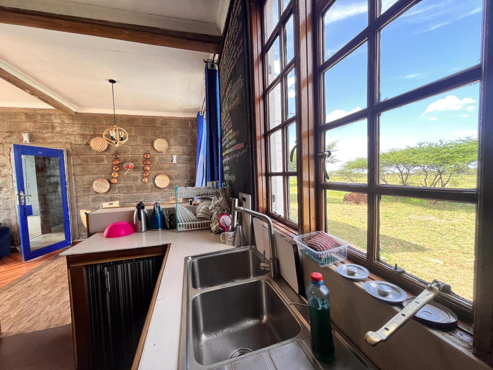 Amboseli Glass House Oloitokitok Eksteriør bilde