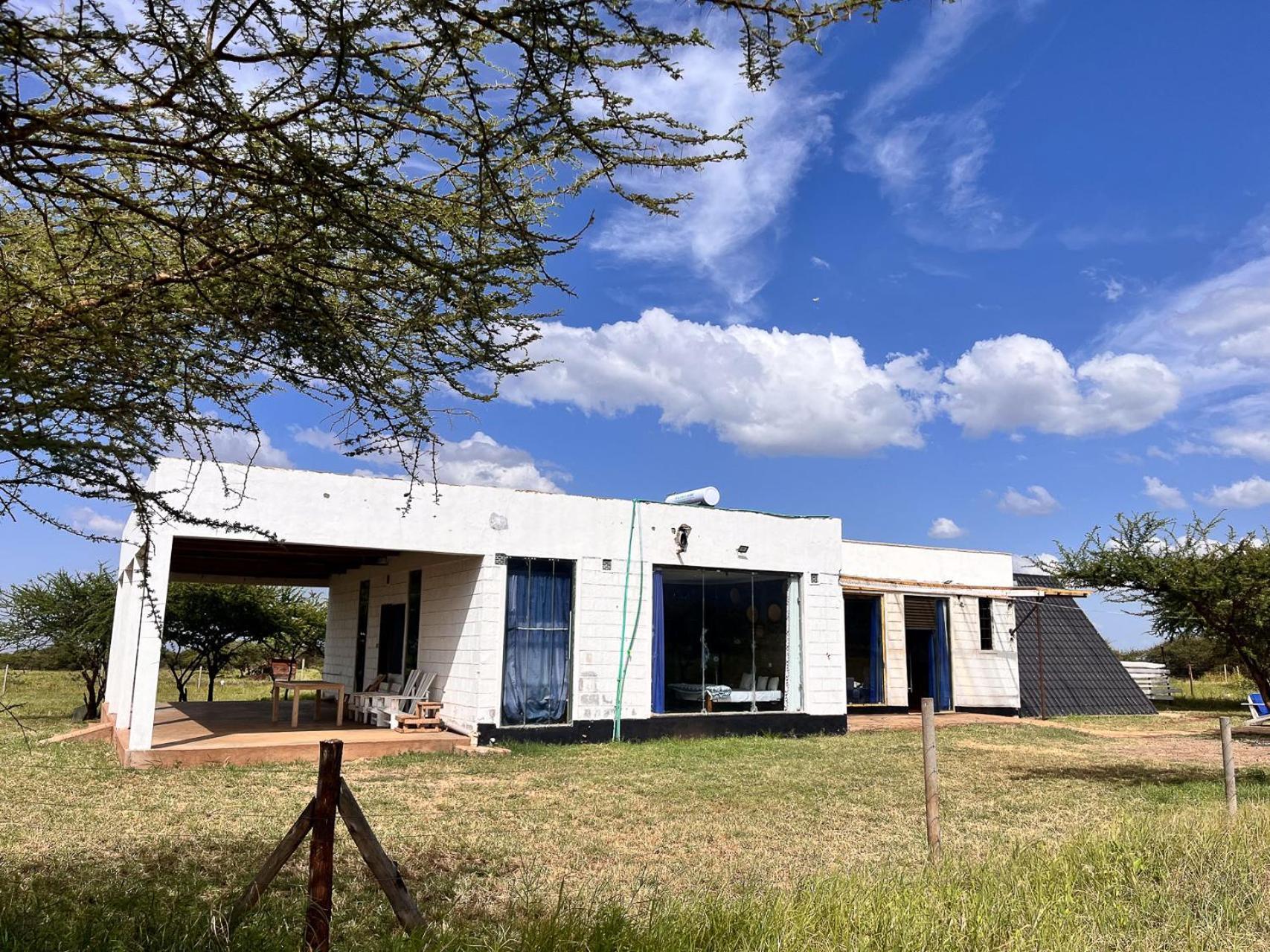 Amboseli Glass House Oloitokitok Eksteriør bilde