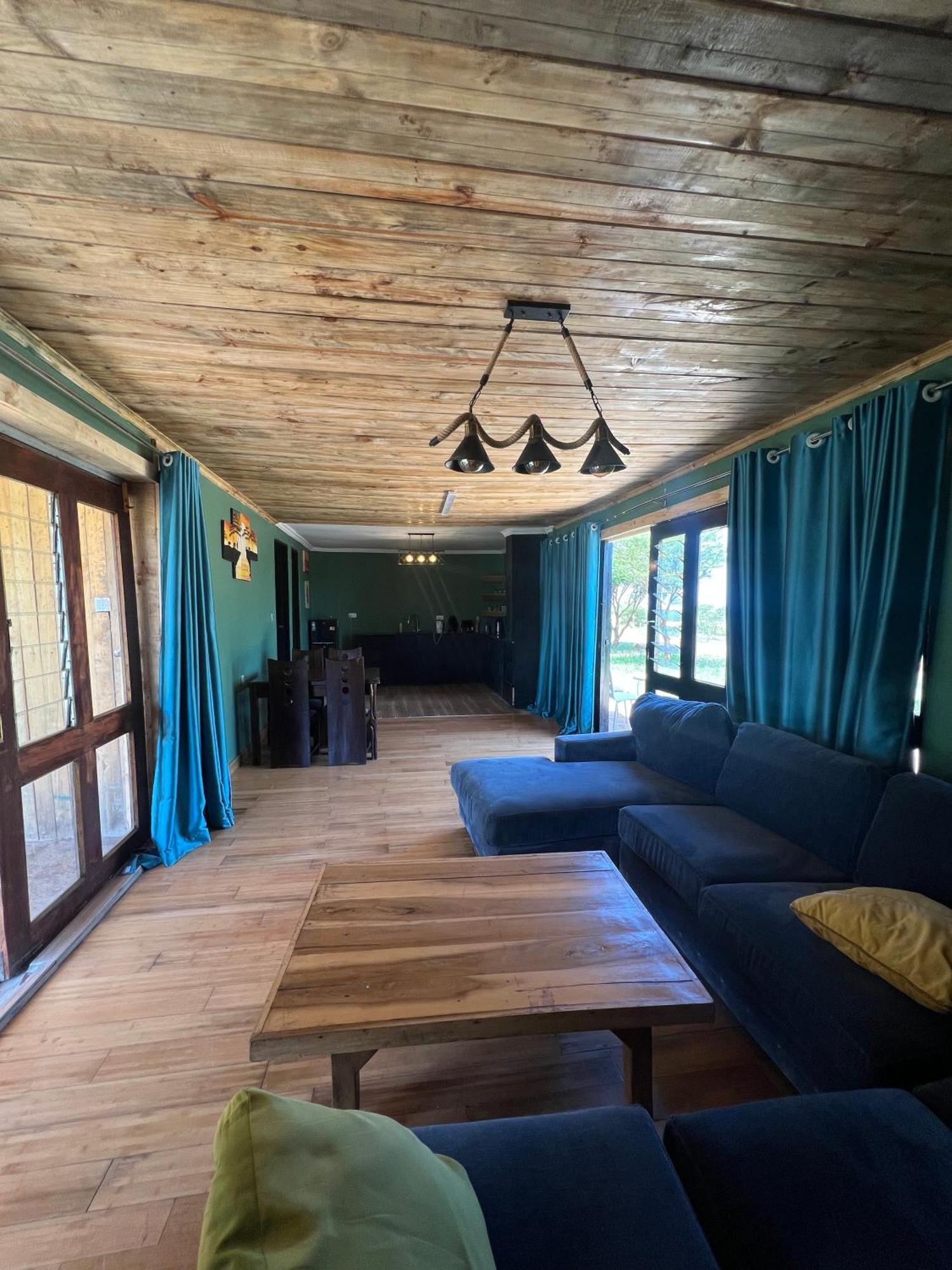 Amboseli Glass House Oloitokitok Eksteriør bilde