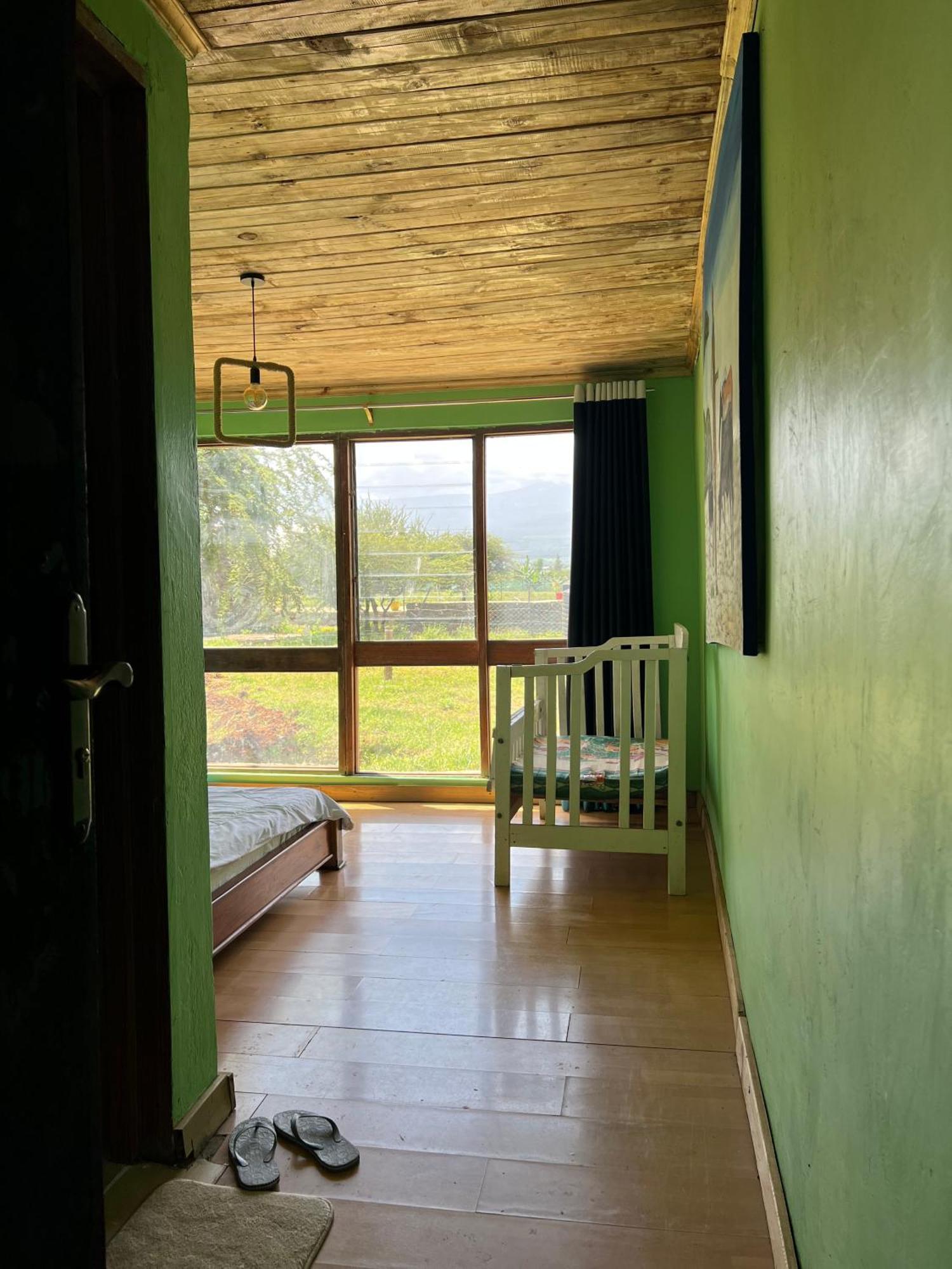 Amboseli Glass House Oloitokitok Eksteriør bilde